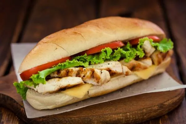  Le hot dog au poulet